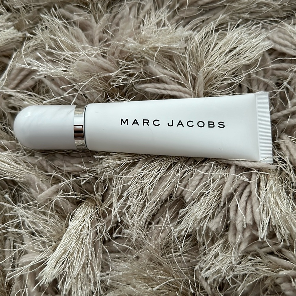 Marc Jacobs Beauty Blurring Coconut Face Primer